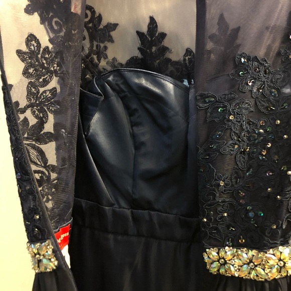 Formal Dress - Picture 7 of 8